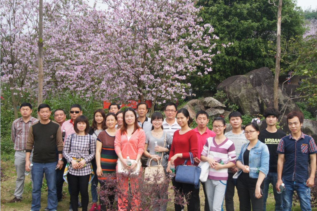 莊杰化工天麓湖生態(tài)公園一日游——禾雀花開，氣象萬新