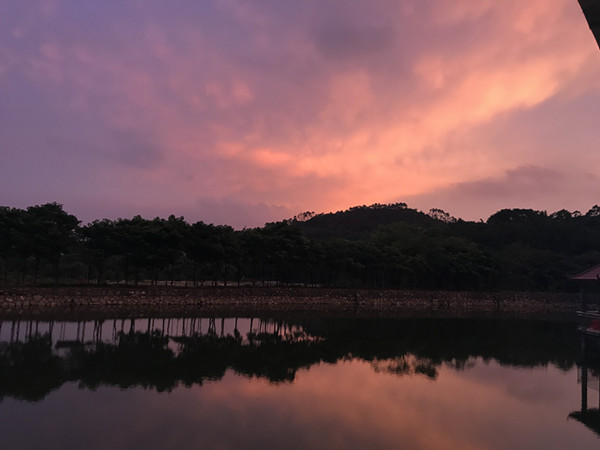 莊杰工廠晚景